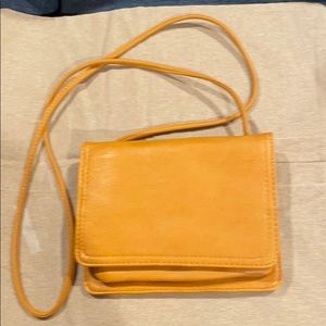 Co-Lab Crossbody Wallet, Gold